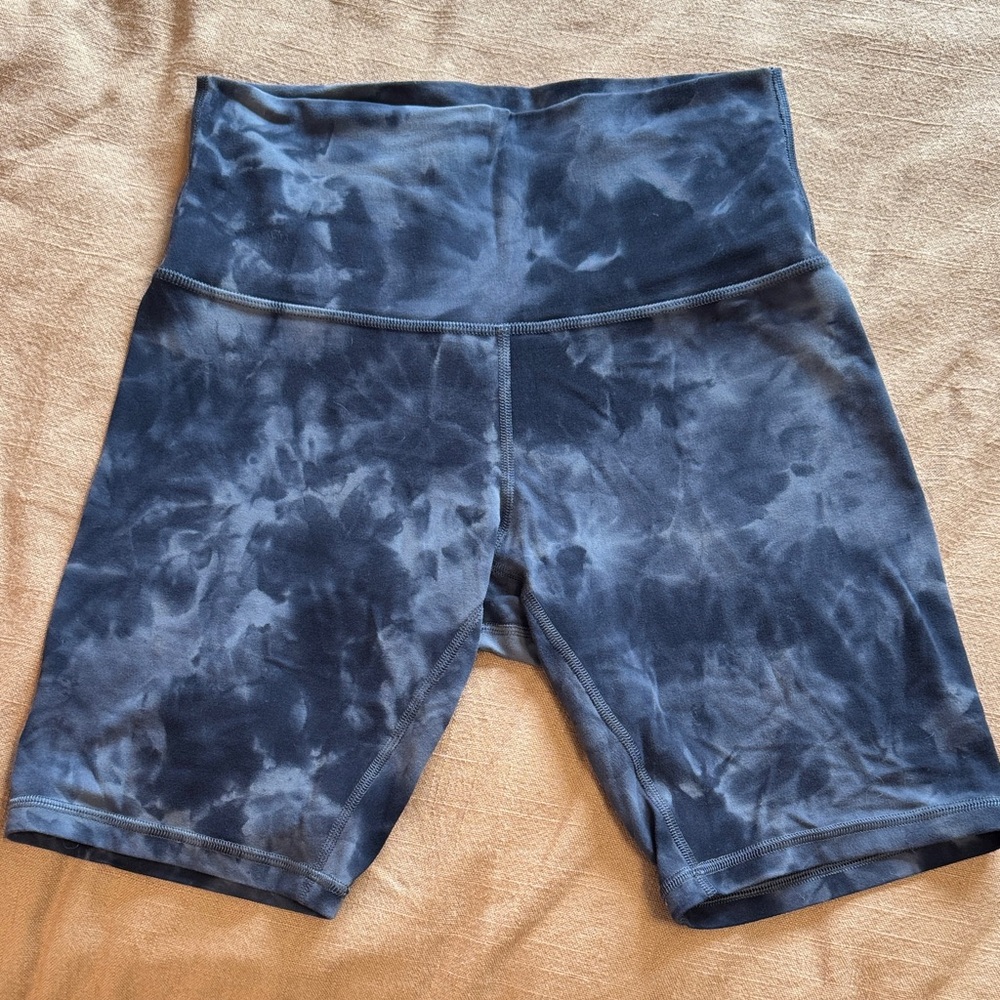 Lululemon Align 8” biker shorts in Graphite Tie-Dye Shorts